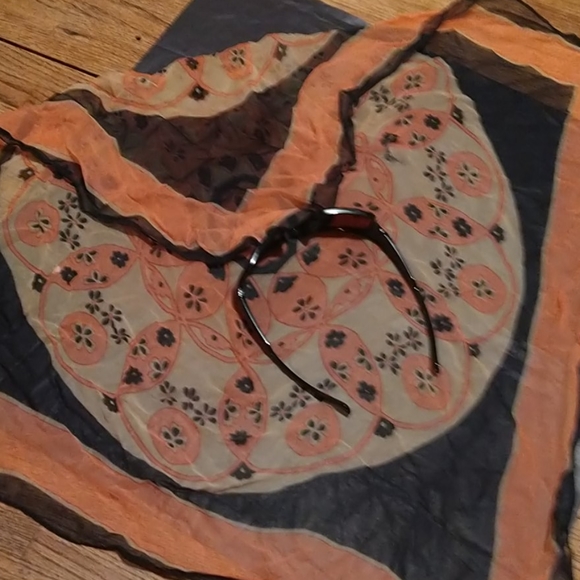 VTG Scarf - Picture 8 of 8